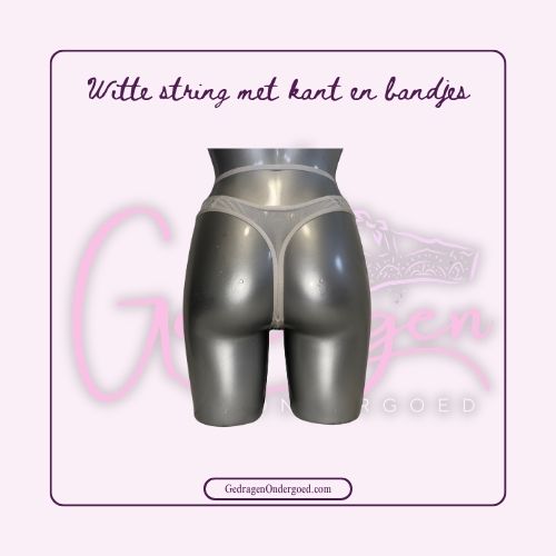 Achterant Witte dames string met extra bandje om de middel met kant en openen vlak gedragen door gedragen ondergoed gepresenteerd op een paspop