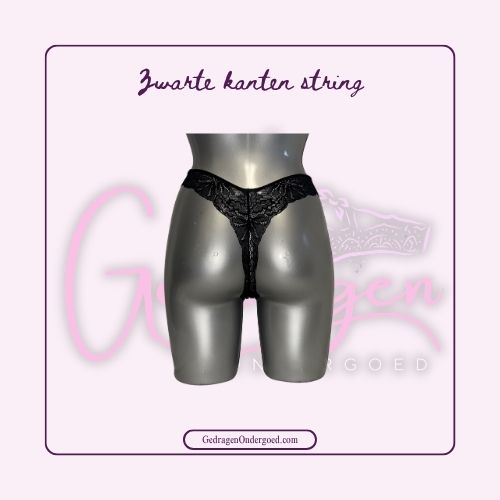 Achterkant Kanten Zwarte String gedragen door gedragen ondergoed gepresenteerd op een paspop