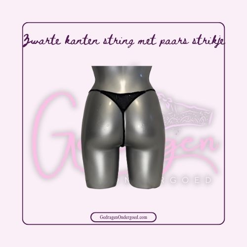 Achterkant Zwarte string gedragen door gedragen ondergoed gepresenteerd op een paspop