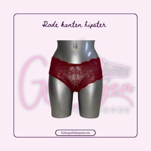 Rode kanten hipster van gedragen ondergoed gepresenteerd op een paspop