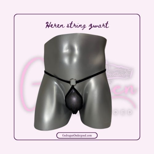 Zwarte heren tanga met ring in midden gepresenteerd op een pop