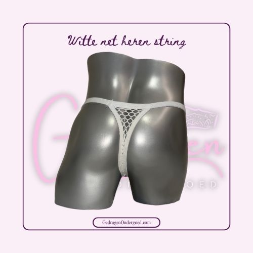 Achterkant witte net string op een mannelijke paspop gepresenteerd 