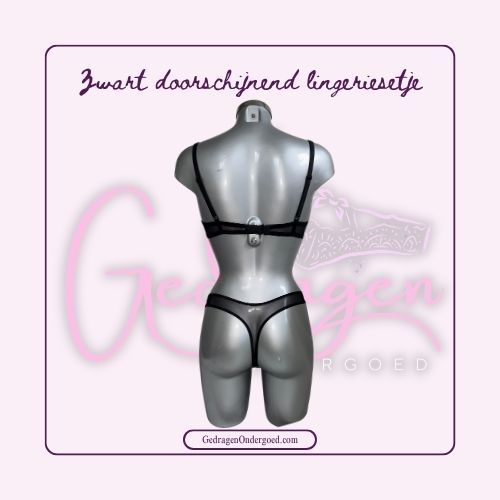Heel mooi zwart lingerie setje doorschijnend gepresenteerd op een pop 