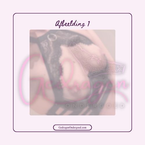 sexy zwarte kanten lingerie gedragen door een vrouw gedragen ondergoed