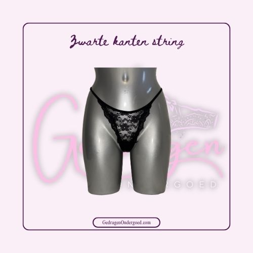 Minimalistische Zwarte Kanten String gedragen door gedragen ondergoed gepresenteerd op een paspop