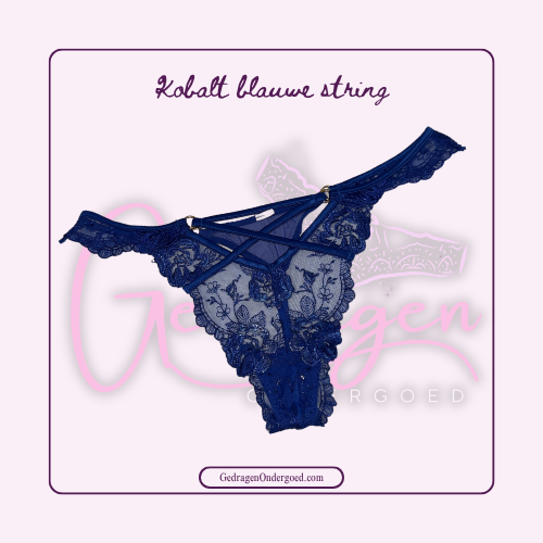 voorkant van blauwe string met kant