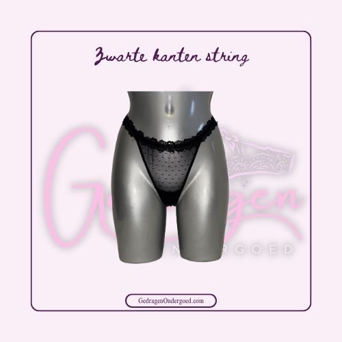 Zwart Kanten String met Ruffle in de band gedragen door gedragen ondergoed gepresenteerd op een paspop