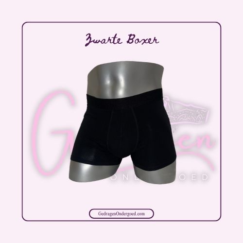 Zwarte Heren Boxer gedragen door gedragen ondergoed gepresenteerd op een paspop